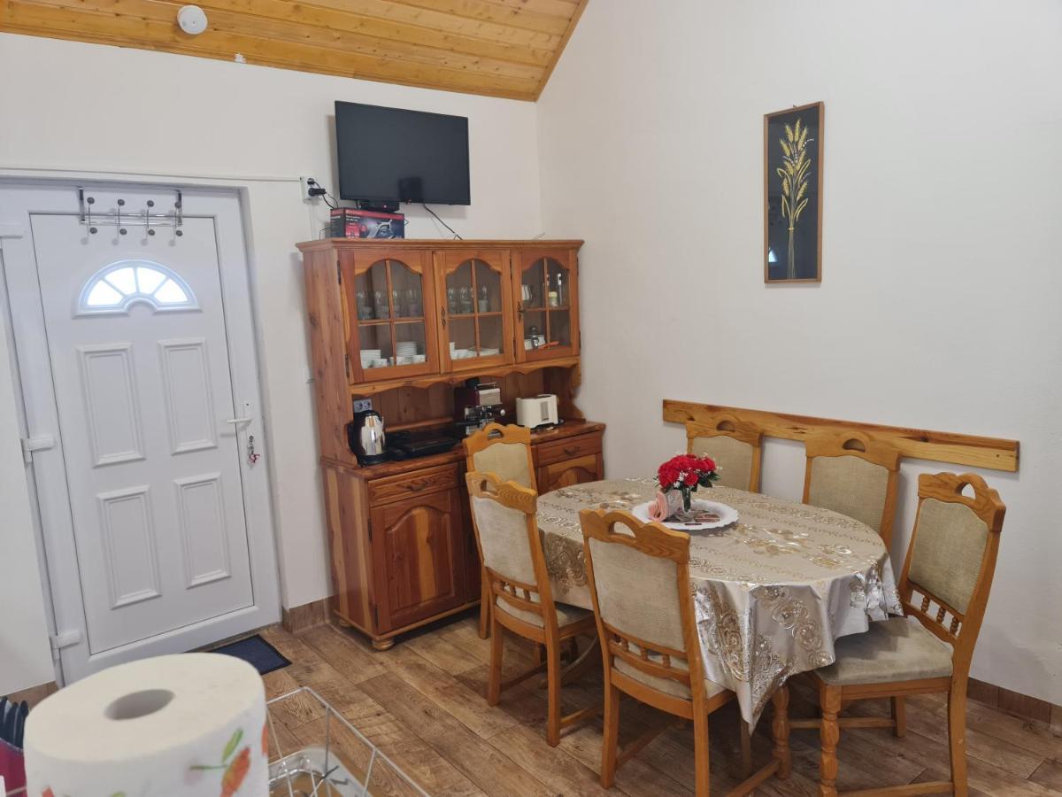 Hobby Vendégház Kiskunmajsa Extérieur photo