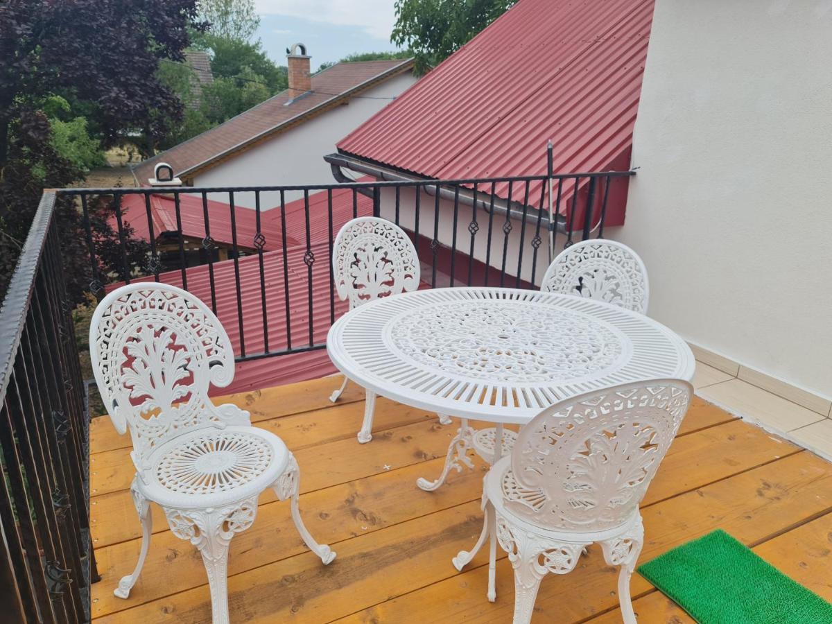 Hobby Vendégház Kiskunmajsa Extérieur photo